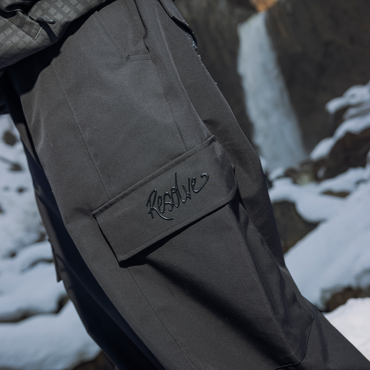 Sprinter Baggy Cargo Snowpants (Black)